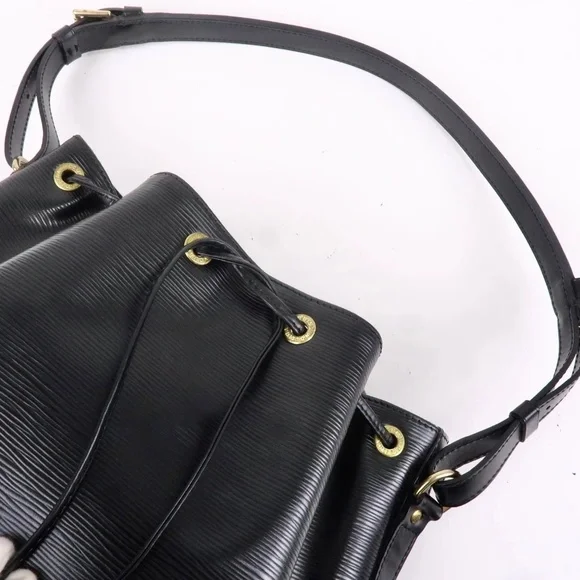 Louis Vuitton Epi Noir Petit Noe - Picture 6 of 13